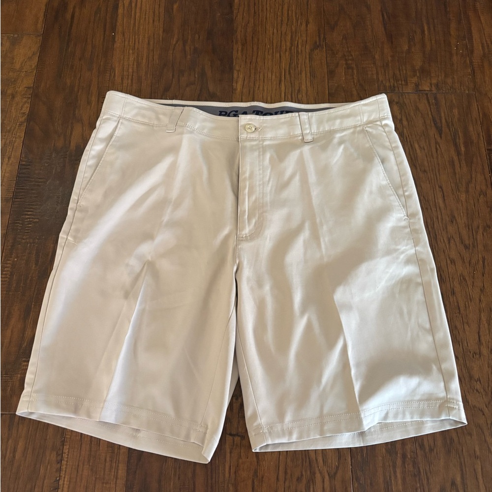 PGA Tour Cream Flat Front Shorts for Casual Elegance
